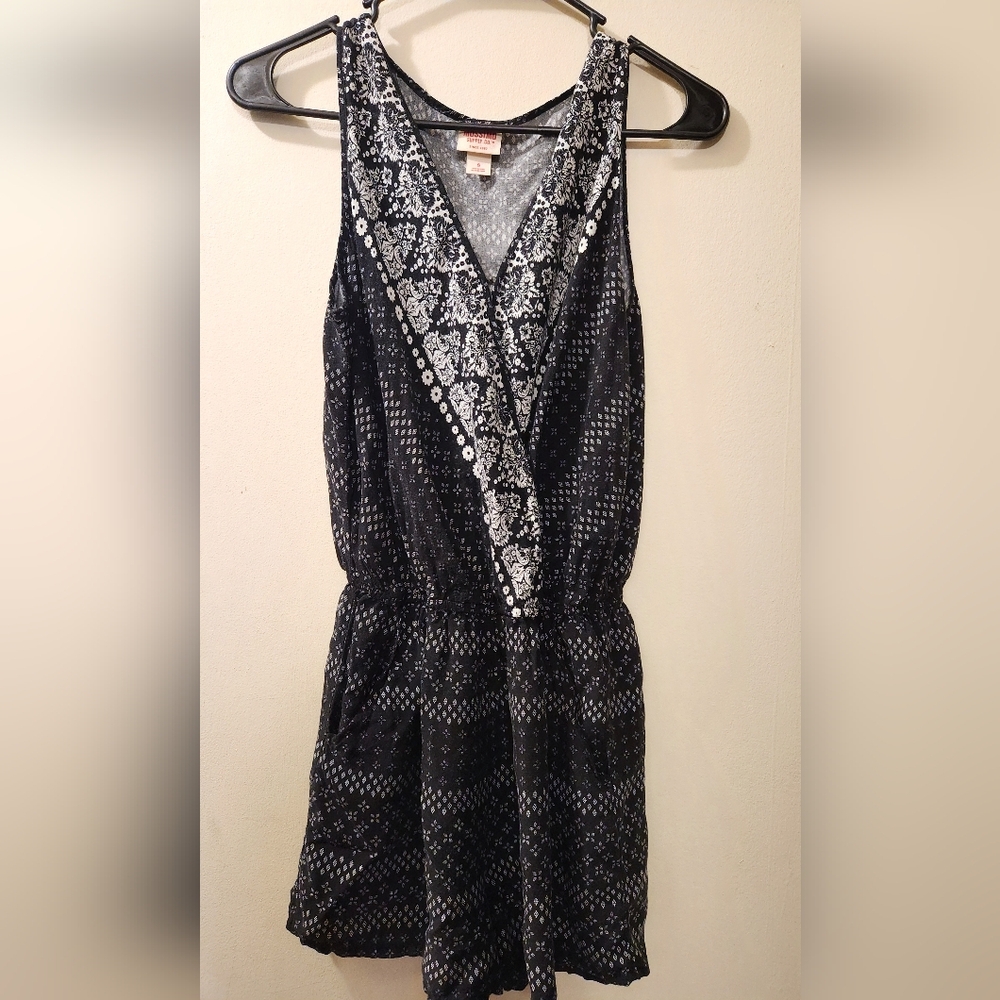 Black and White Patterned Sleeveless Romper